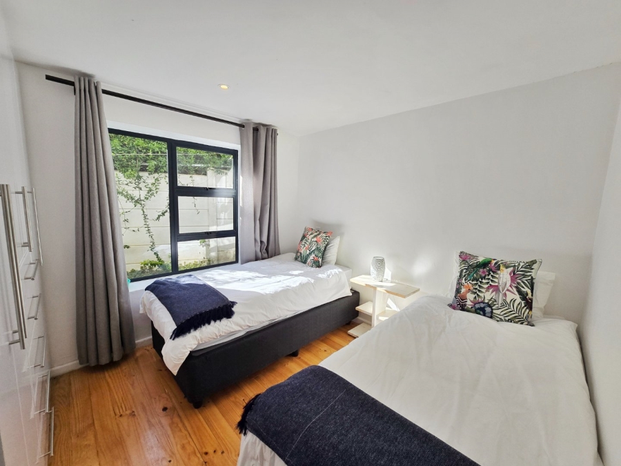 7 Bedroom Property for Sale in Kingfisher Creek Western Cape